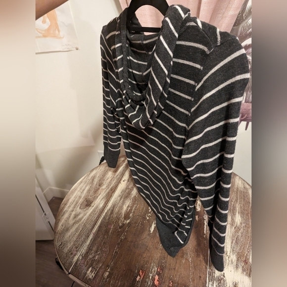 - Timing gray and white striped thin hoodie size small - Picture 8 of 16